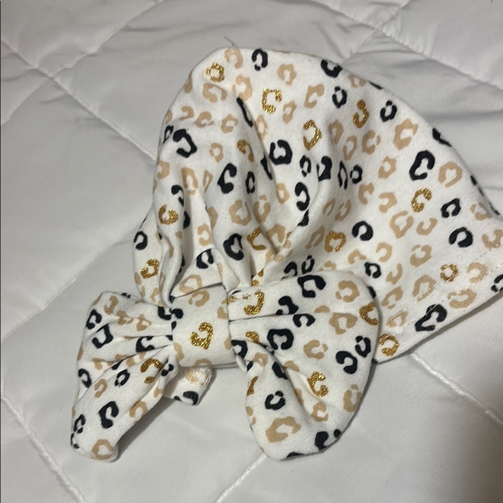 White, Gold & Black Leopard Print Baby Outfit Onsie, Pants, and Hat - Picture 3 of 5
